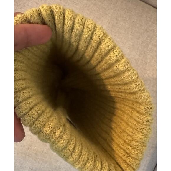 Virginia Wolf Sunray Beanie Hat Faux Fur Snap on Pom Gold Mustard Knit Beachly - Picture 4 of 6